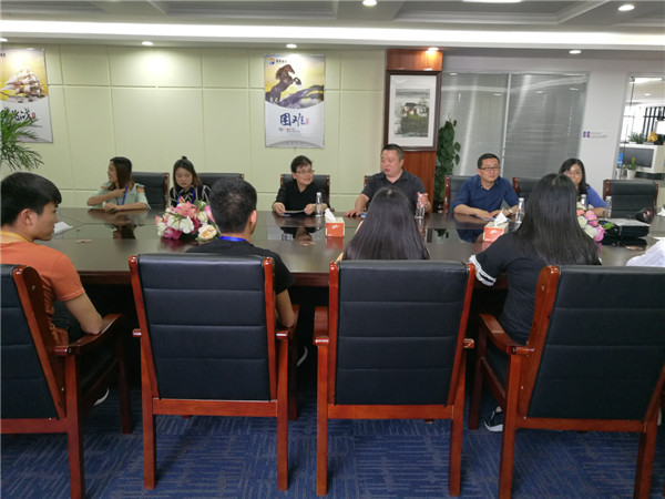 杨文兰副院长亲赴实训公司巡查   和商务系实训学生面对面亲切交流