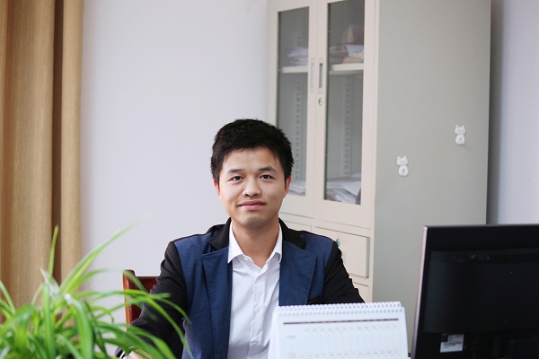 城市建设与交通学院副院长：张怀亮