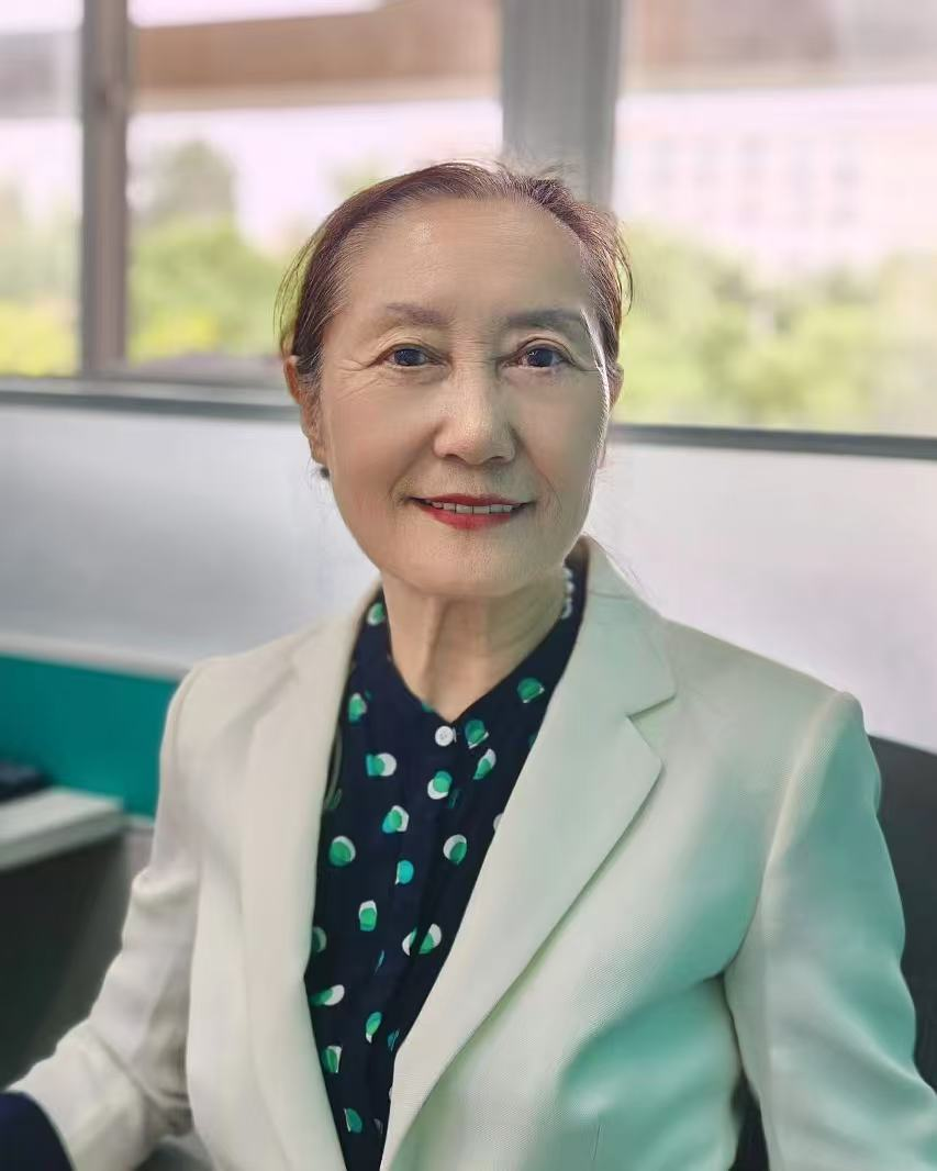 孔玲
