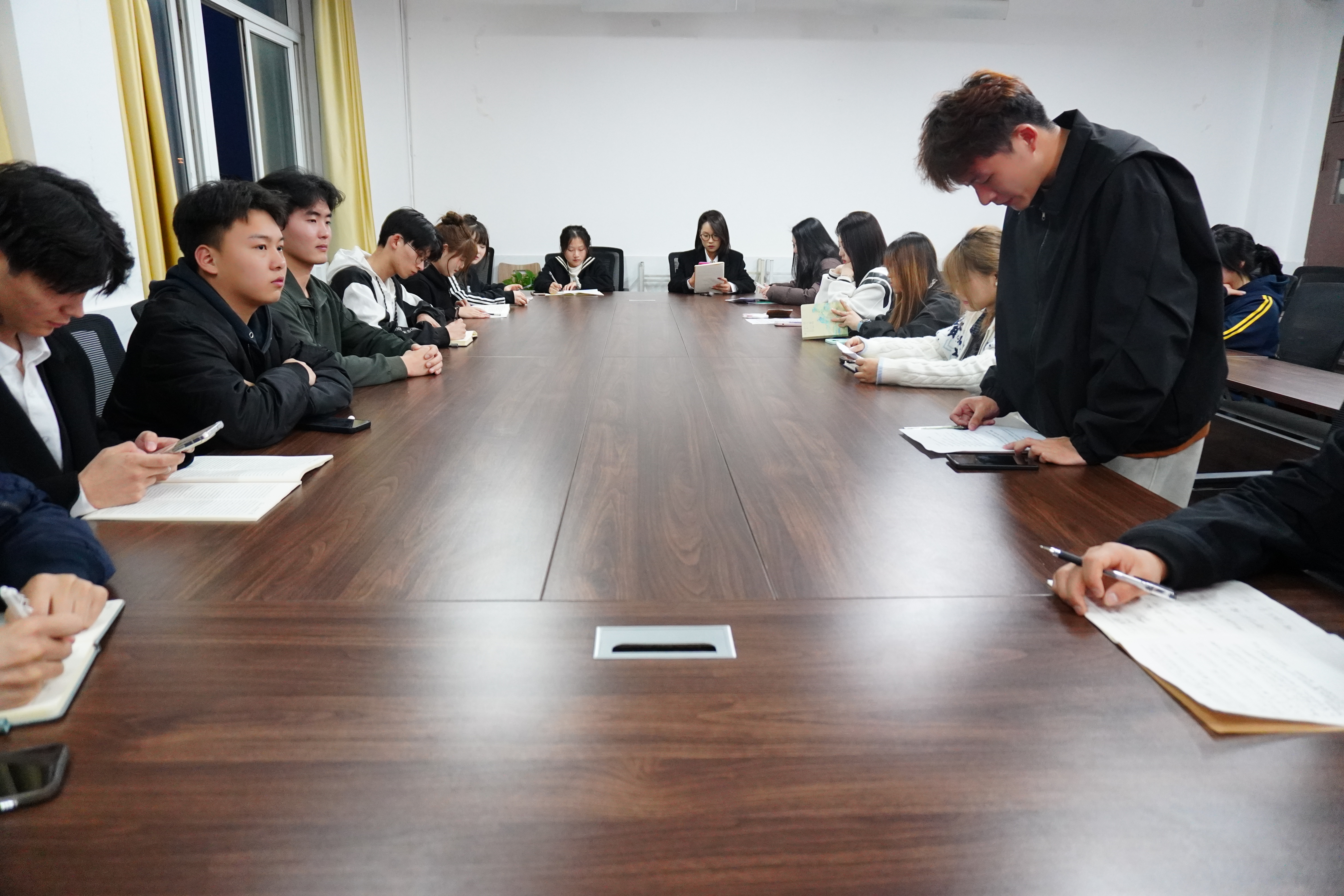 我校“雷锋故事・声声入心”主题宣讲活动圆满举办