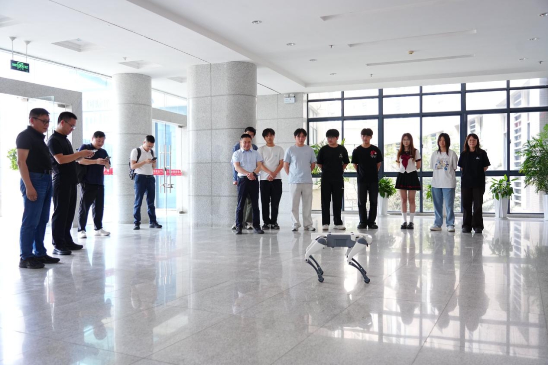 校企携手深耕产教融合 协同共育智能科创人才 ——我校与杭州云深处科技股份有限公司成功开展校企合作洽谈会